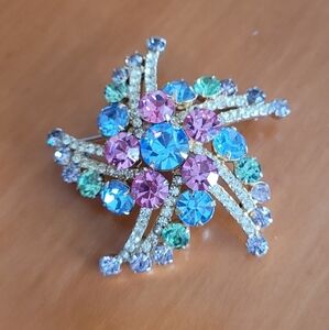 Juliana Delizza and Elster MCM Multi-color Glass Gold Star Brooch